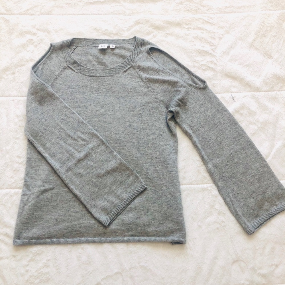 GAP Fine Merino Cold Shoulder Sweater - Picture 2 of 4